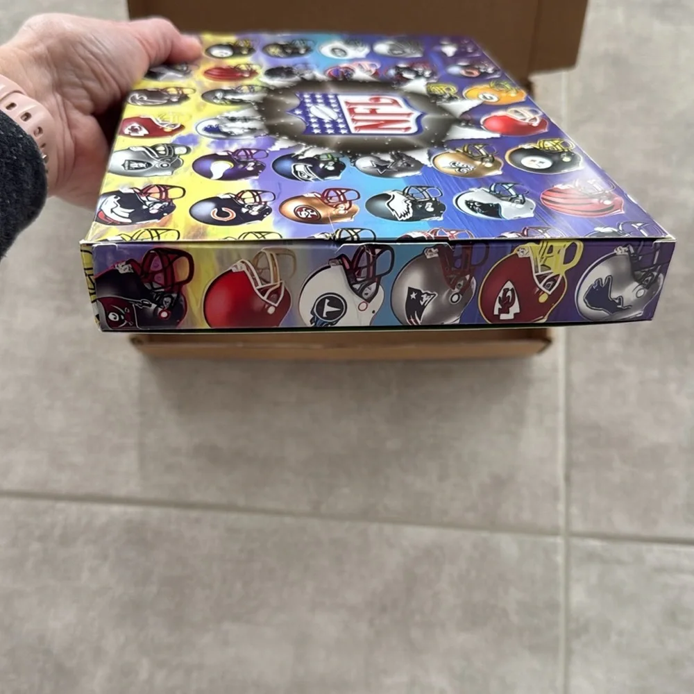 NIB NFL Football Mini Figure Advent Calendar- Brand New- Still Sealed - Picture 2 of 4